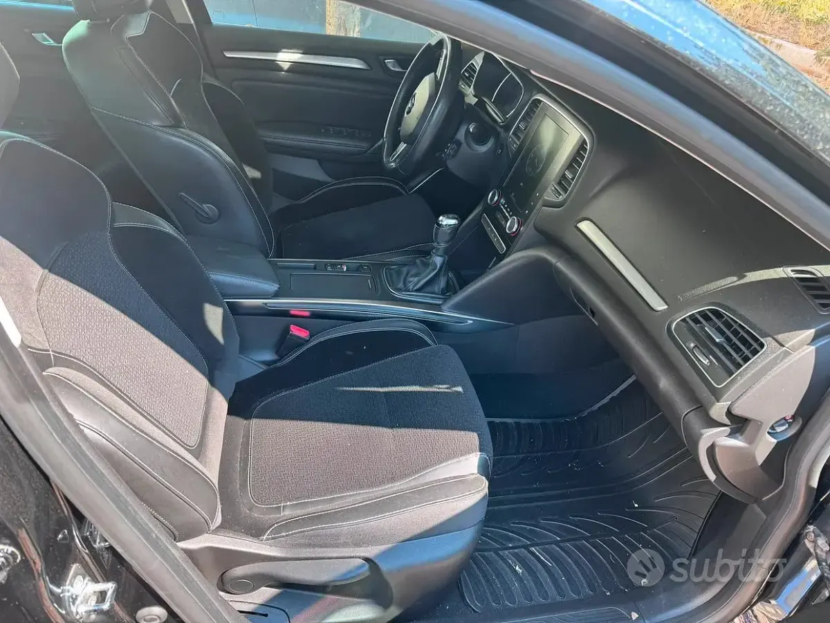 Usata Renault Mégane IV 131 CV (96 kW) 2017 Nero Berlina