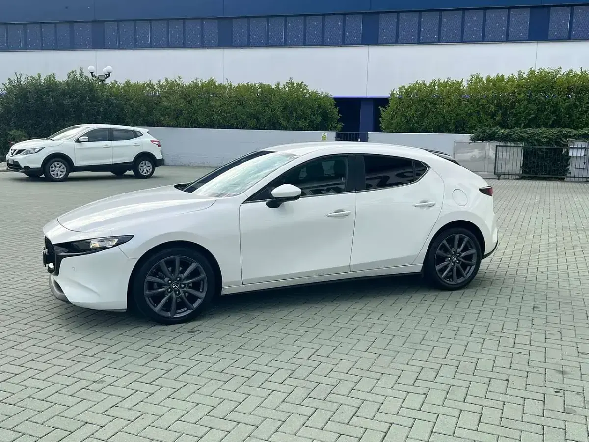 Usata Mazda 3 122 CV (89 kW) 2020 Bianco perlato Berlina