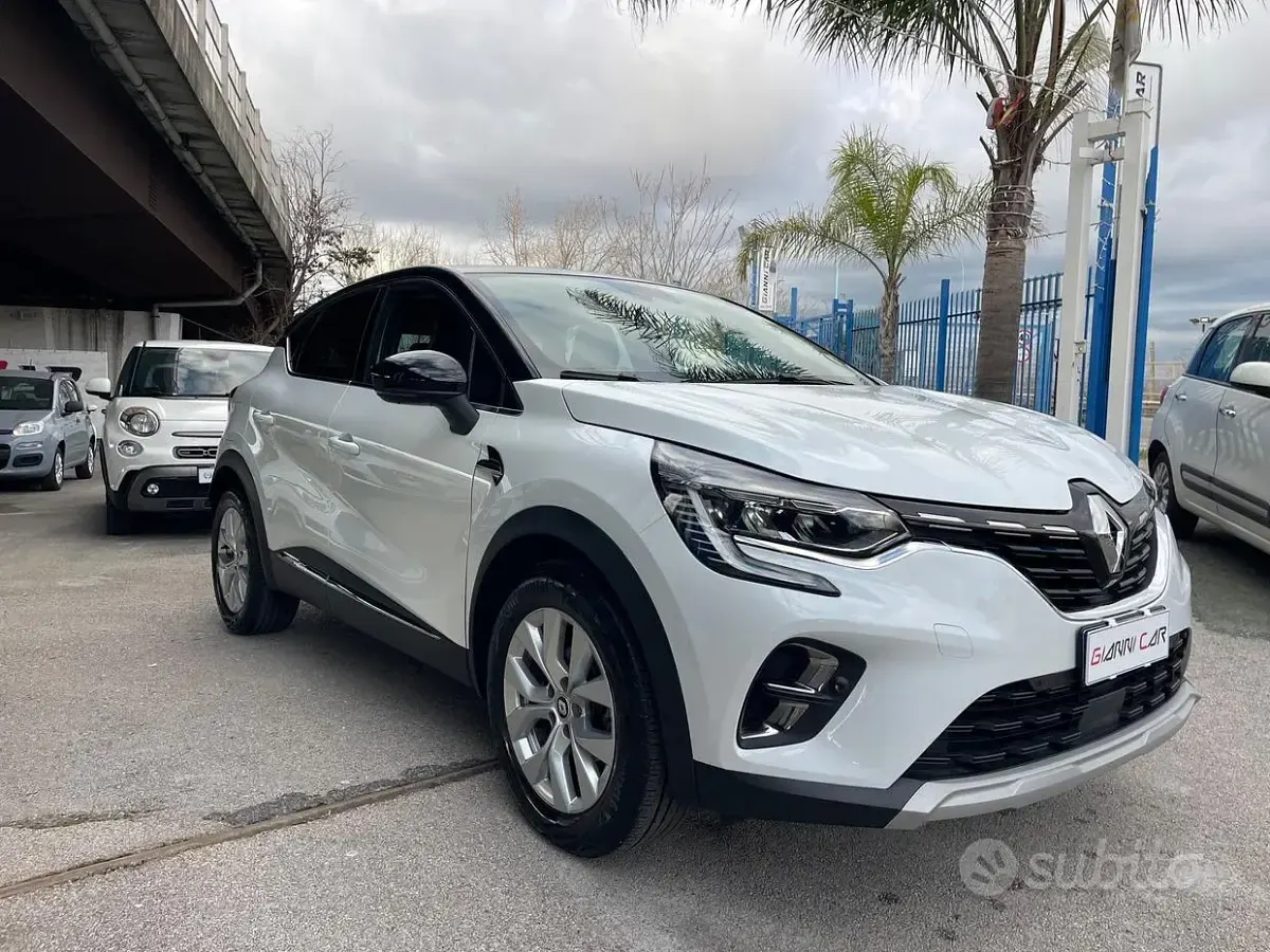 Usata Renault Captur Intens 101 CV (74 kW) 2022 Bianco SUV