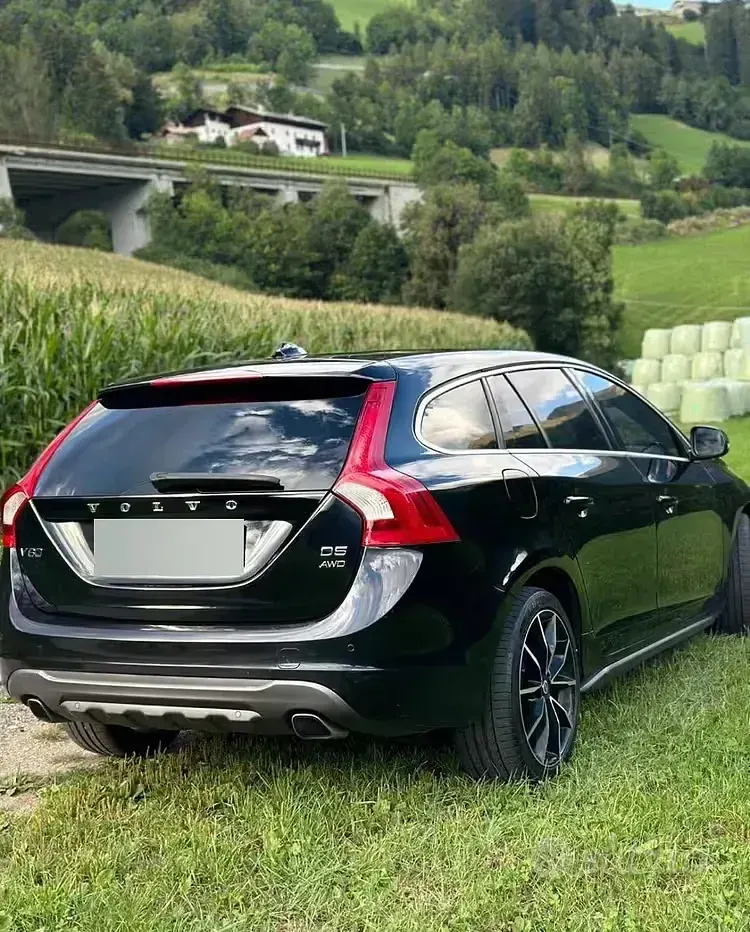 Usata Volvo V60 215 CV (158 kW) 2011 Nero Station wagon