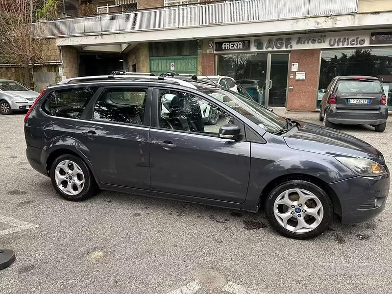 Usata Ford Focus Titanium 110 CV (80 kW) 2011 Grigio Station wagon