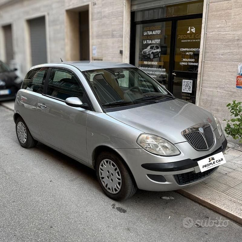 Usata Lancia Ypsilon 69 CV (50 kW) 2006 Grigio Utilitaria