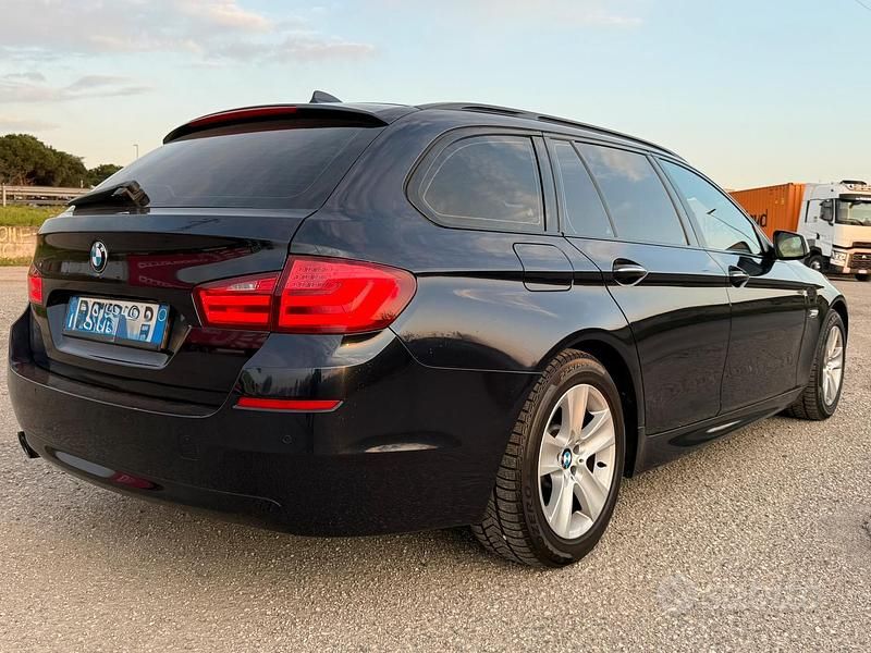 Usata BMW 530 Comfort Edition 2010 Blu Station wagon
