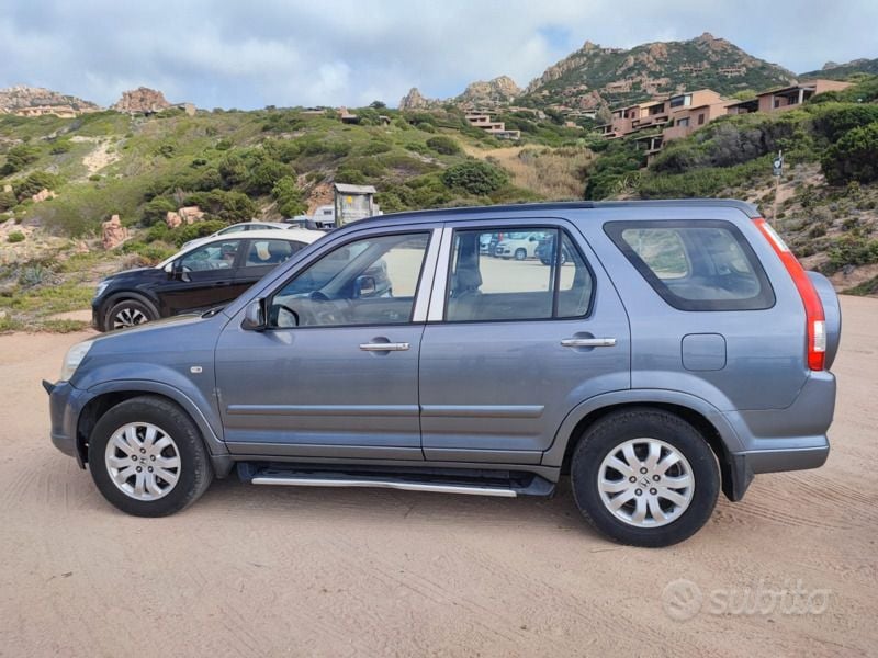 Grigio Usata 2005 Honda CR-V SUV | 5000 € (Cara) - Immagine 1/4