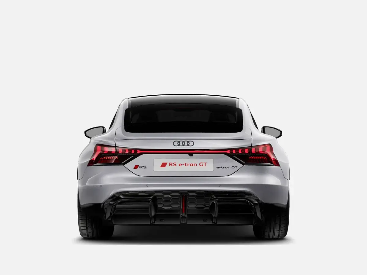 Nuova Audi e-tron Performance 163 kW (222 CV) 2026 Argento floret metallizzato SUV
