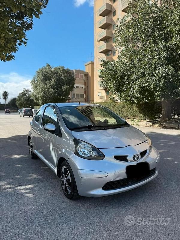 Usata Toyota Aygo 54 CV (39 kW) 2008 Grigio Utilitaria