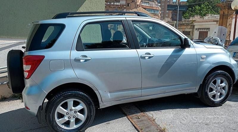 Usata Daihatsu Terios 105 CV (77 kW) 2008 Grigio SUV