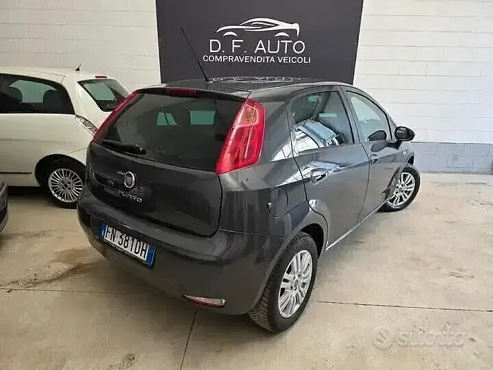 Usata Fiat Punto Evo 69 CV (50 kW) 2017 Grigio Utilitaria
