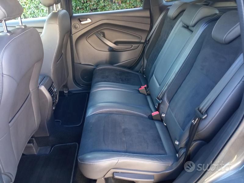 Usata Ford Kuga ST-Line 150 CV (110 kW) 2017 Grigio SUV