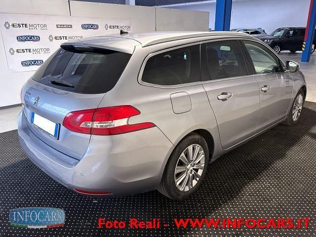Usata Peugeot 308 SW Allure 131 CV (96 kW) 2021 Grigio metallizzato Station wagon