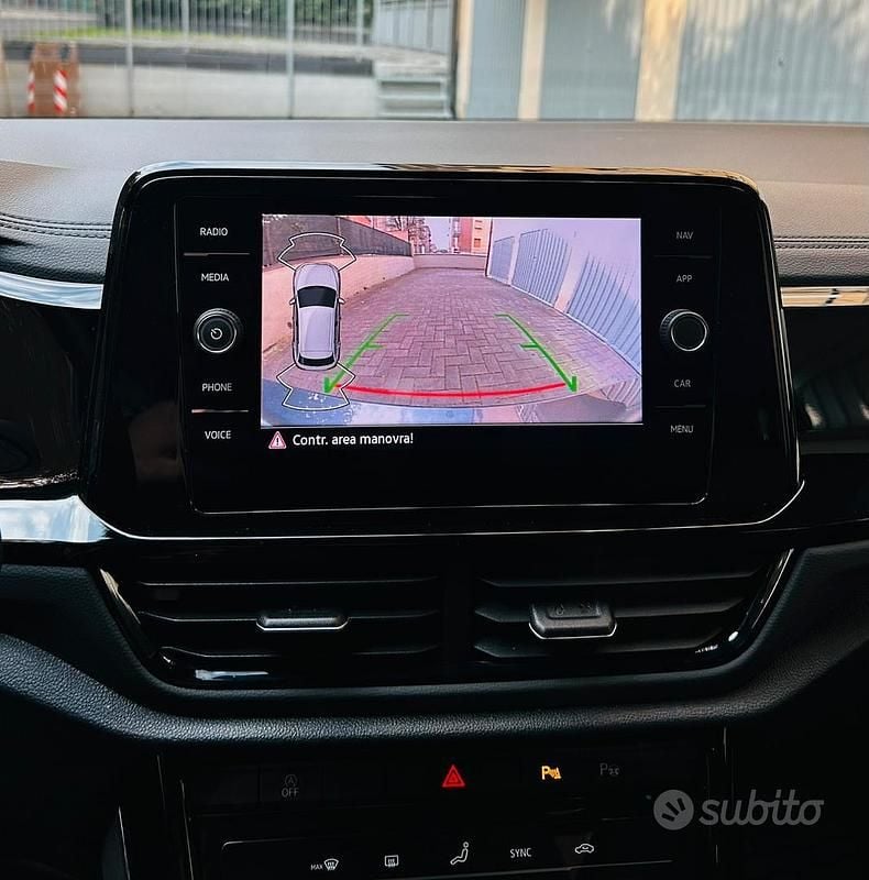 Usata VW T-Roc R-line 110 CV (80 kW) 2023 SUV