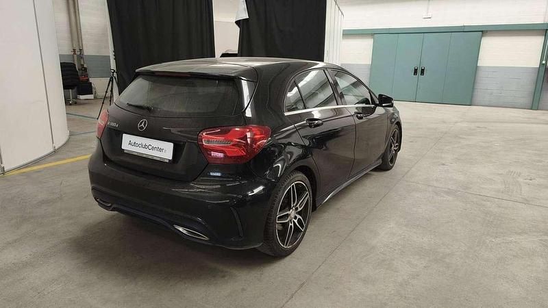 Usata Mercedes A180 Premium 109 CV (80 kW) 2016 Nero Berlina