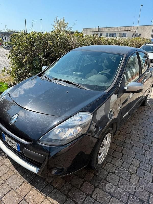 Usata Renault Clio II 2011 Berlina