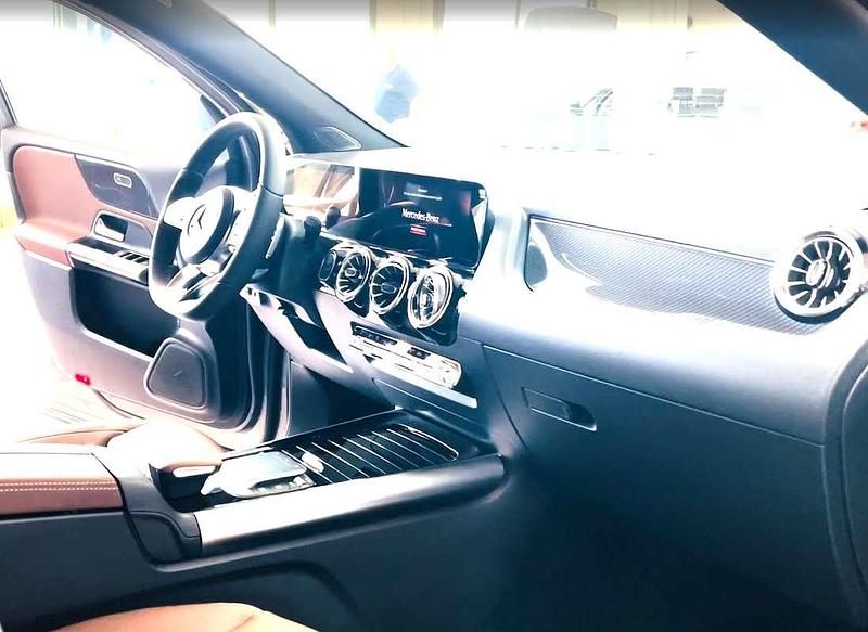 Usata Mercedes GLA250 Premium 160 CV (117 kW) 2022 Grigio SUV