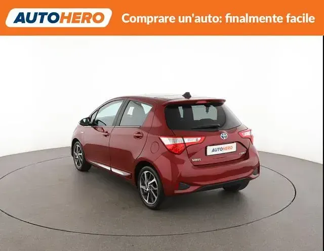 Usata Toyota Yaris Style 101 CV (74 kW) 2018 Rosso Utilitaria