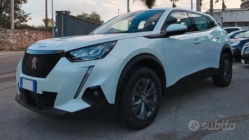 Usata Peugeot 2008 Active 102 CV (75 kW) 2021 Bianco SUV