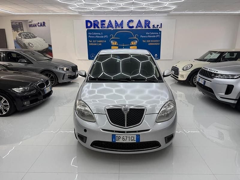 Usata Lancia Ypsilon 60 CV (44 kW) 2008 Argento Utilitaria