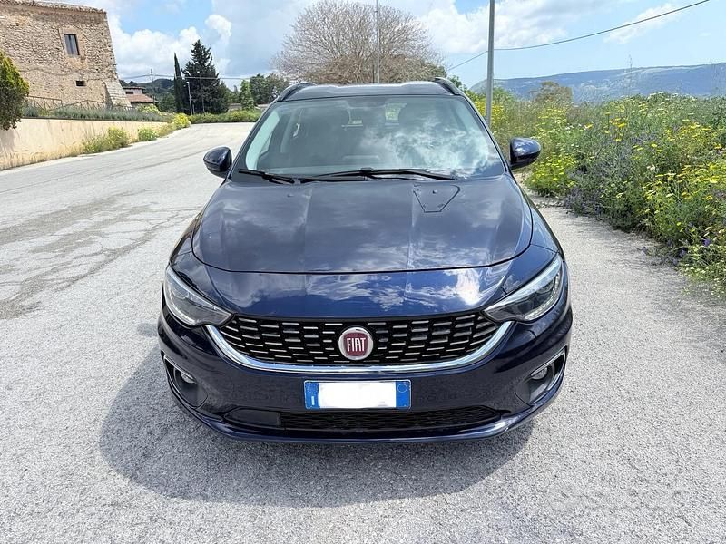 Usata Fiat Tipo Lounge 120 CV (88 kW) 2017 Blu Station wagon