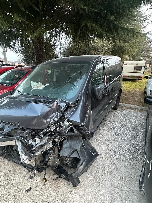 Usata Peugeot Expert 125 CV (91 kW) 2016 Grigio Furgone