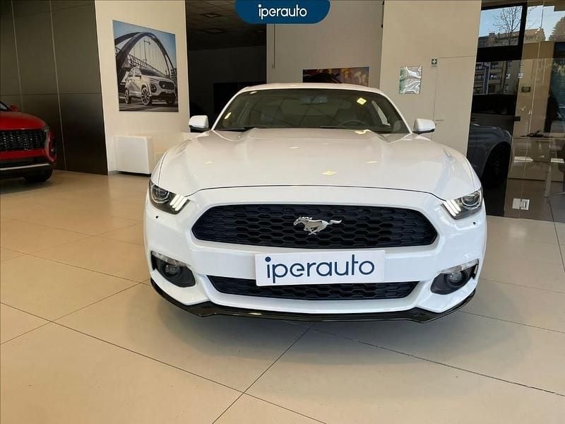 Usata Ford Mustang Fastback 308 CV (226 kW) 2017 Bianco Berlina