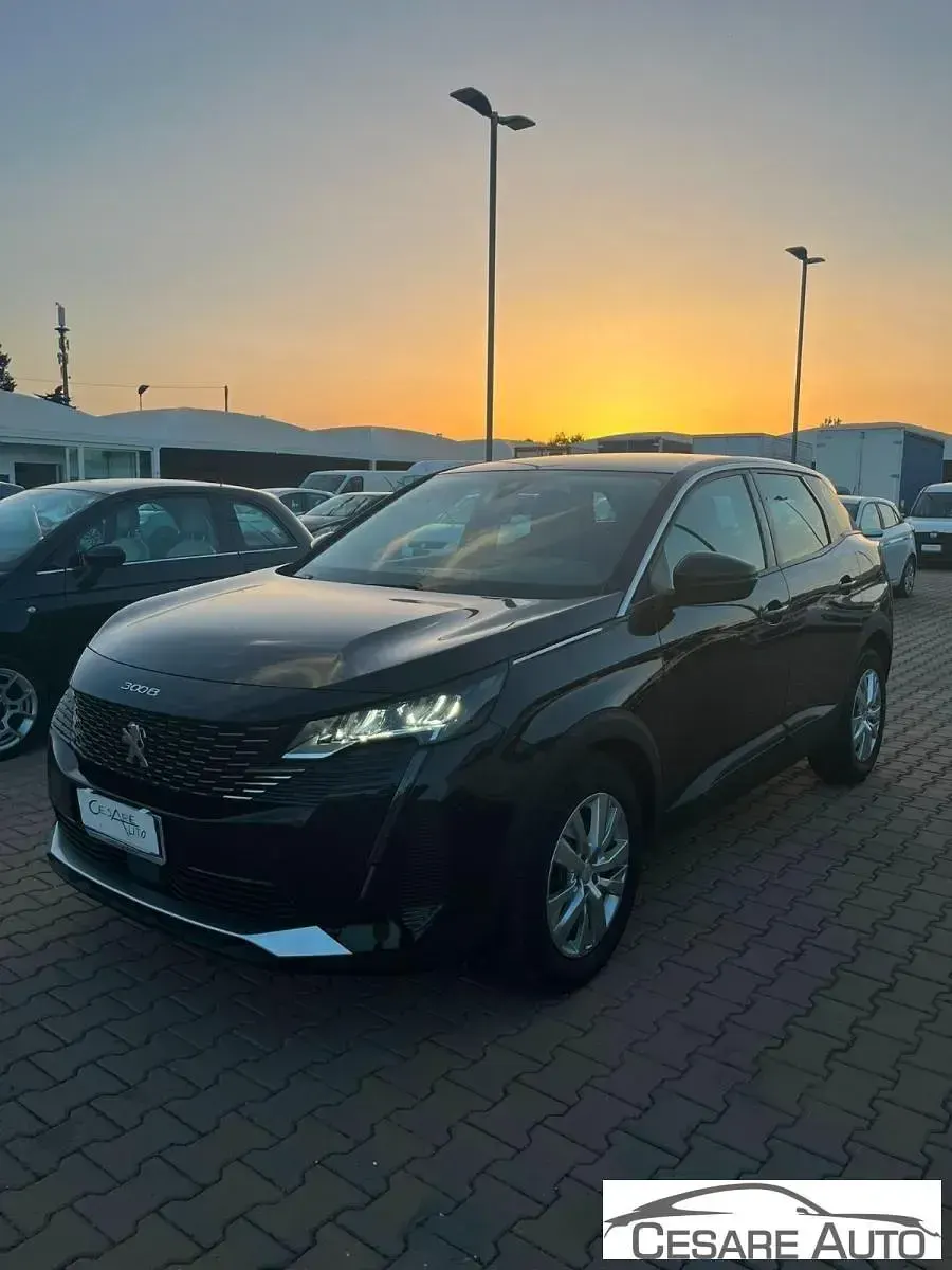 Usata Peugeot 3008 Active 130 CV (95 kW) 2022 Nero SUV