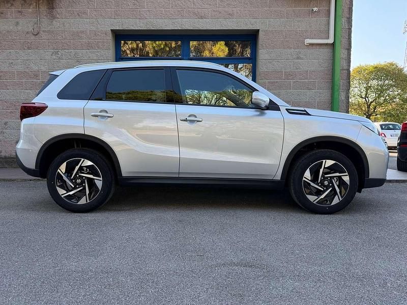 Nuova Suzuki Vitara 110 CV (80 kW) 2026 Argento new york SUV
