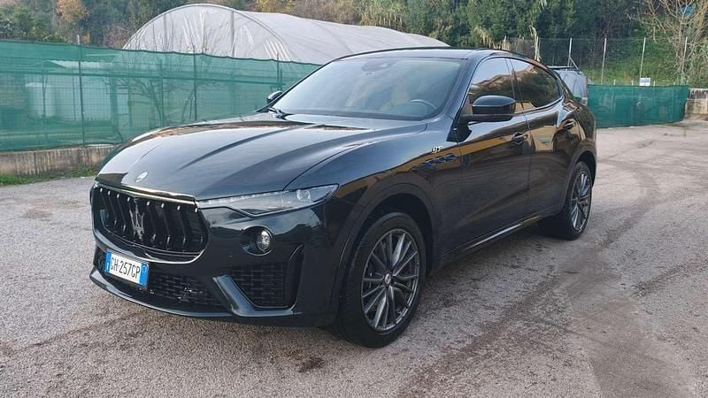 Usata Maserati Levante 330 CV (242 kW) 2021 Nero SUV