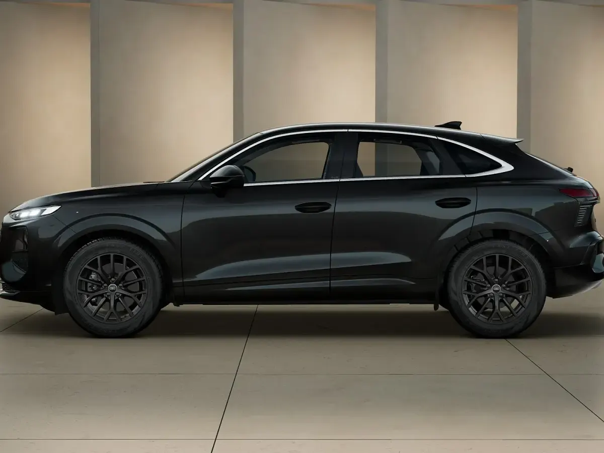 Nuova Audi Q3 Sportback Advanced 150 CV (110 kW) 2026 Nero mito metallizzato SUV
