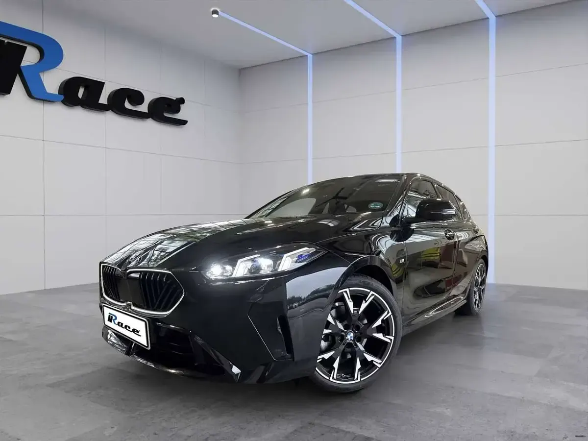 Usata BMW 120 M Sport 170 CV (125 kW) 2025 Nero zaffiro Utilitaria