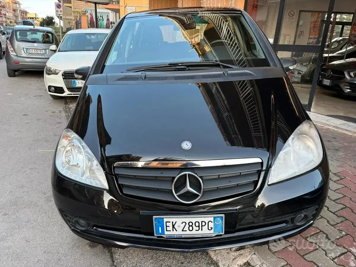 Usata Mercedes A160 Elegance 82 CV (60 kW) 2011 Nero Utilitaria