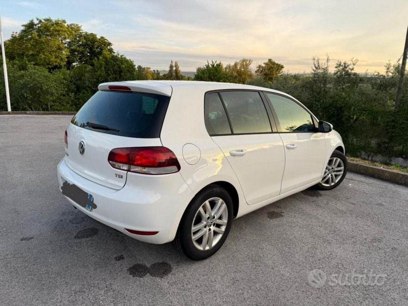 Usata VW Golf VI Highline 125 CV (91 kW) 2010 Bianco Utilitaria