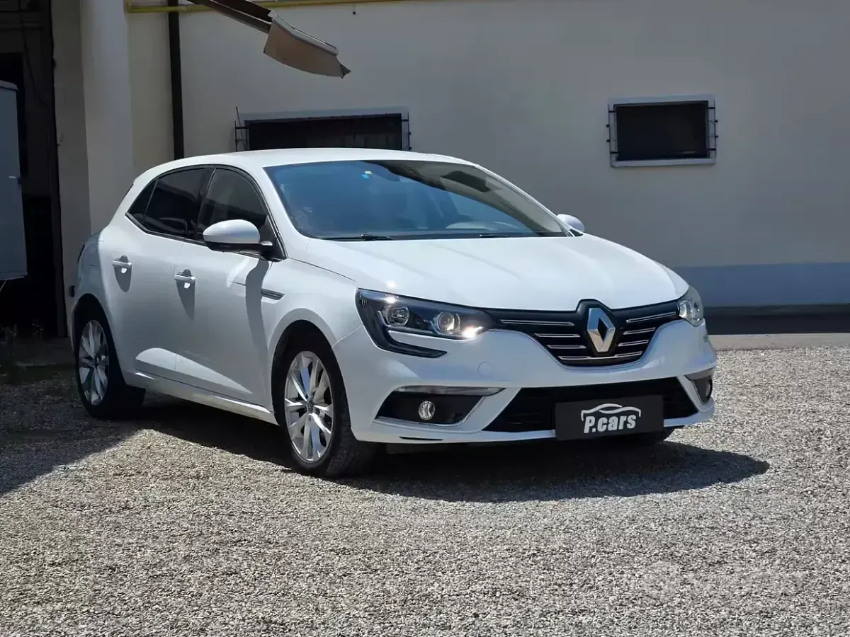 Usata Renault Mégane IV Intens 132 CV (97 kW) 2016 Bianco Berlina