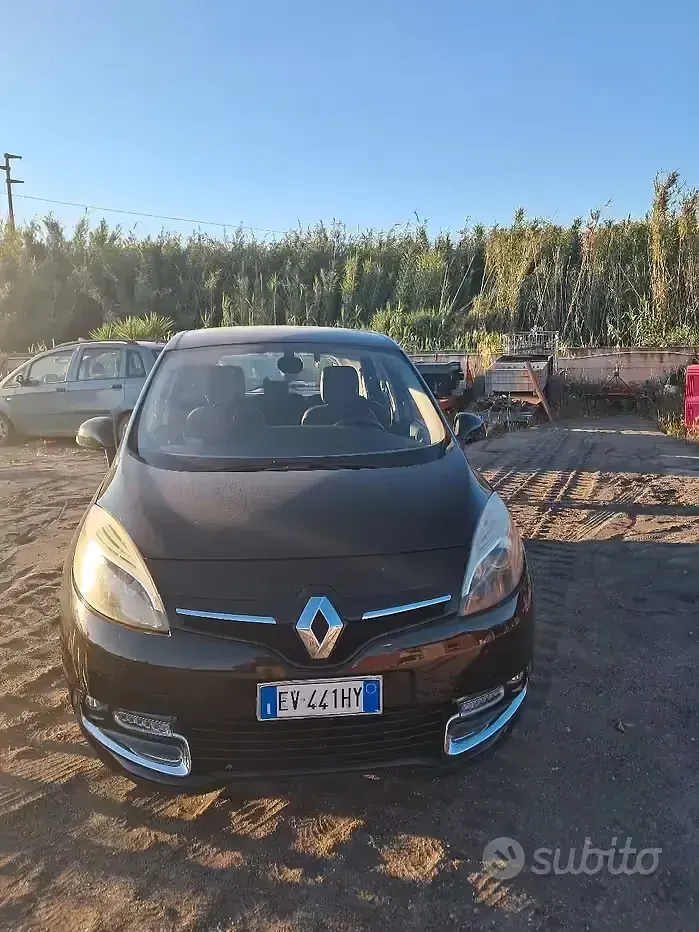 Usata Renault Scénic III 110 CV (80 kW) 2014 Nero Monovolume