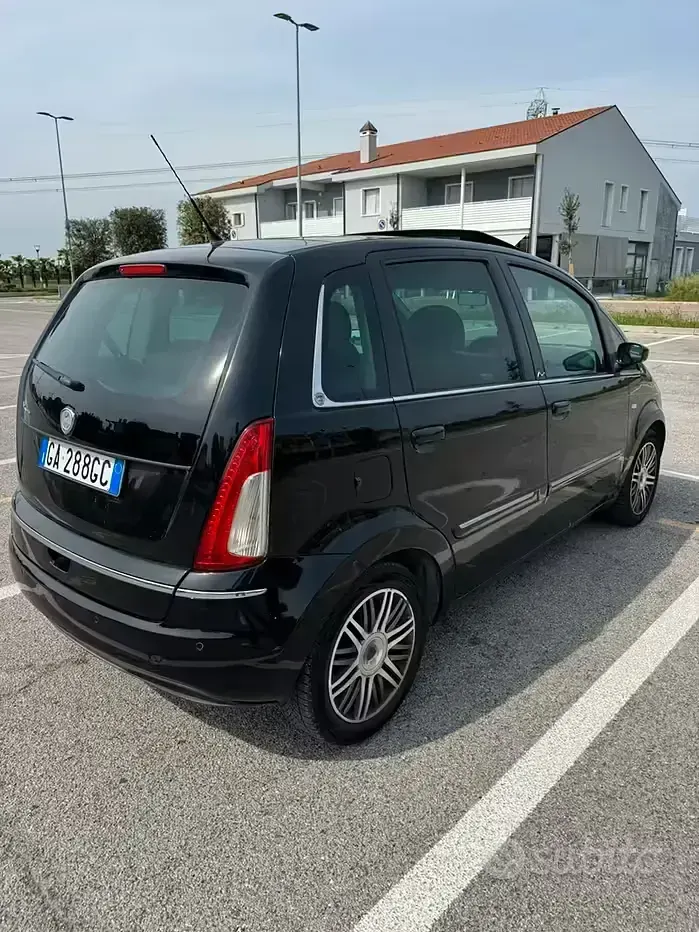 Usata Lancia Musa 2009 Nero Monovolume