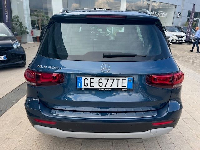 Usata Mercedes GLB200 150 CV (110 kW) 2021 Blue denim ; SUV