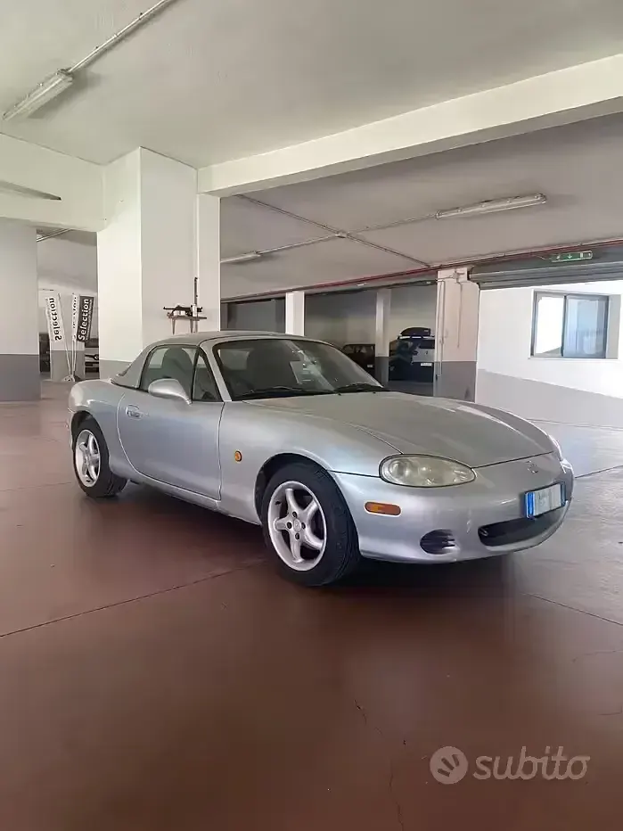 Usata Mazda MX5 110 CV (80 kW) 2005 Grigio Cabrio