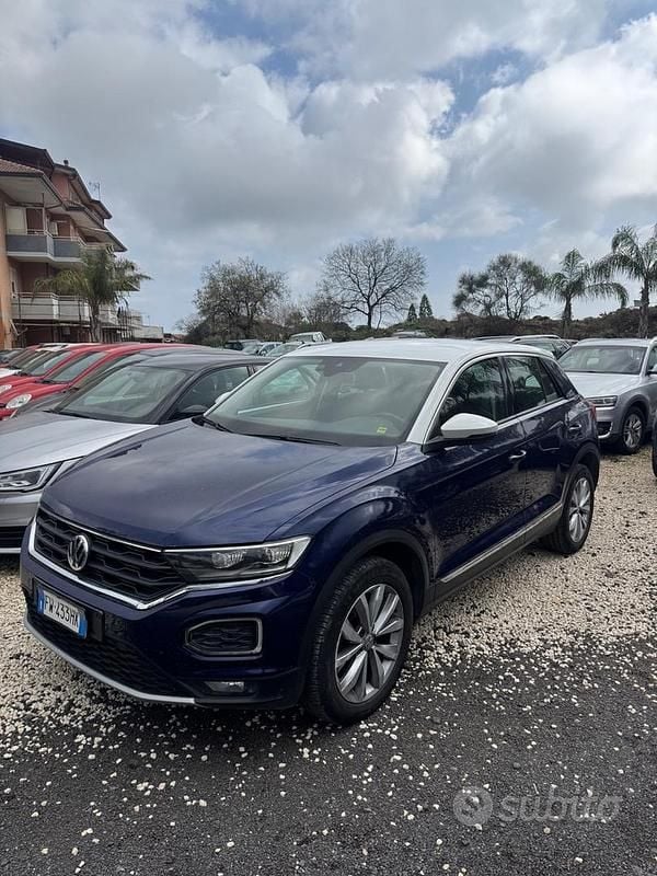 Usata VW T-Roc Style 116 CV (85 kW) 2019 Blu SUV