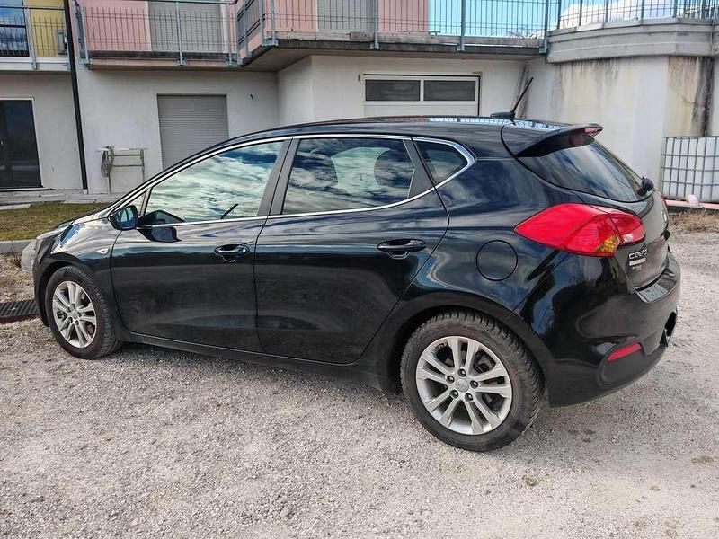 Usata Kia Ceed 128 CV (94 kW) 2015 Nero Utilitaria