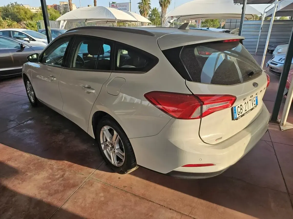 Usata Ford Focus Business Edition 120 CV (88 kW) 2022 Grigio Station wagon