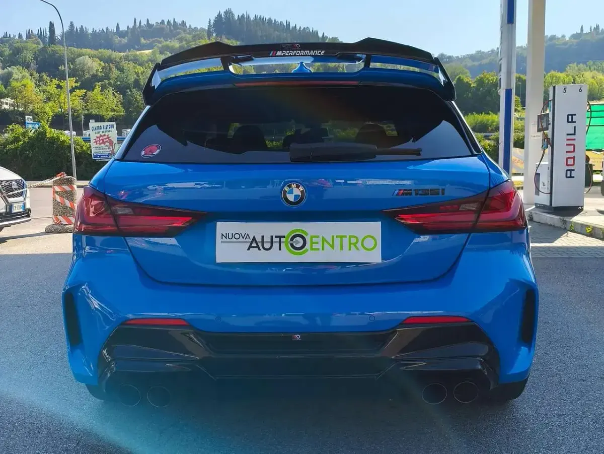 Usata BMW M135 306 CV (225 kW) 2021 Blu metallizzato Utilitaria