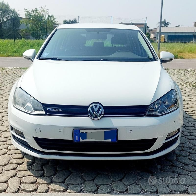 Usata VW Golf VII 110 CV (80 kW) 2016 Bianco Utilitaria