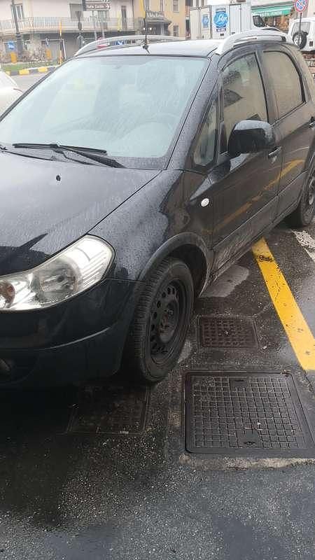 Usata Fiat Sedici Dynamic 120 CV (88 kW) 2008 Nero SUV