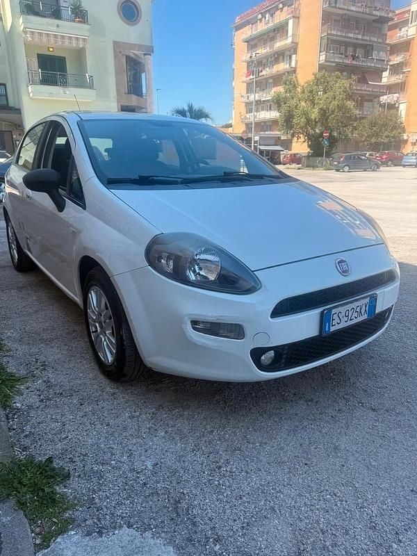 Usata Fiat Punto Lounge 75 CV (55 kW) 2013 Utilitaria