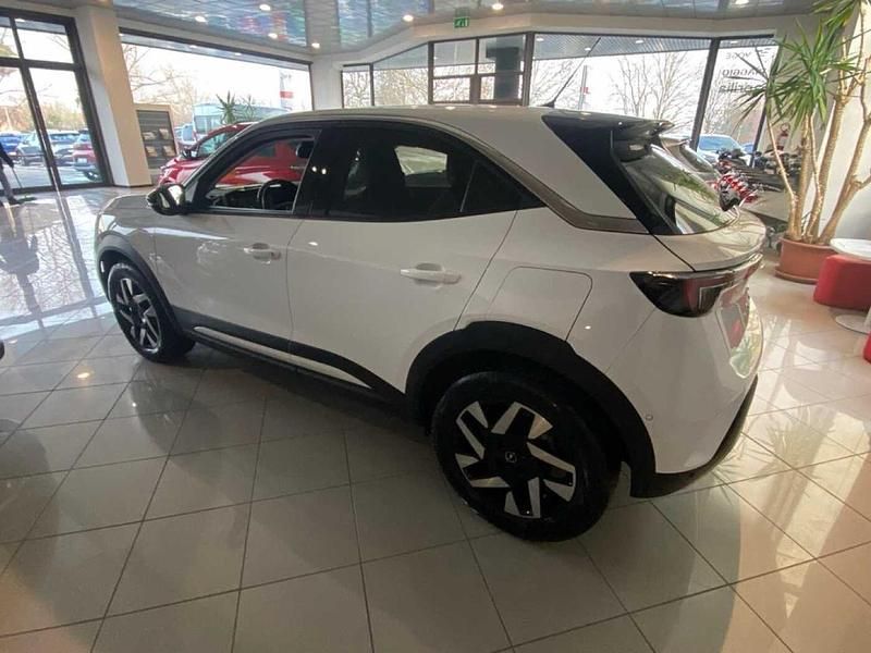 Usata Opel Mokka Elegance 131 CV (96 kW) 2022 Bianco SUV