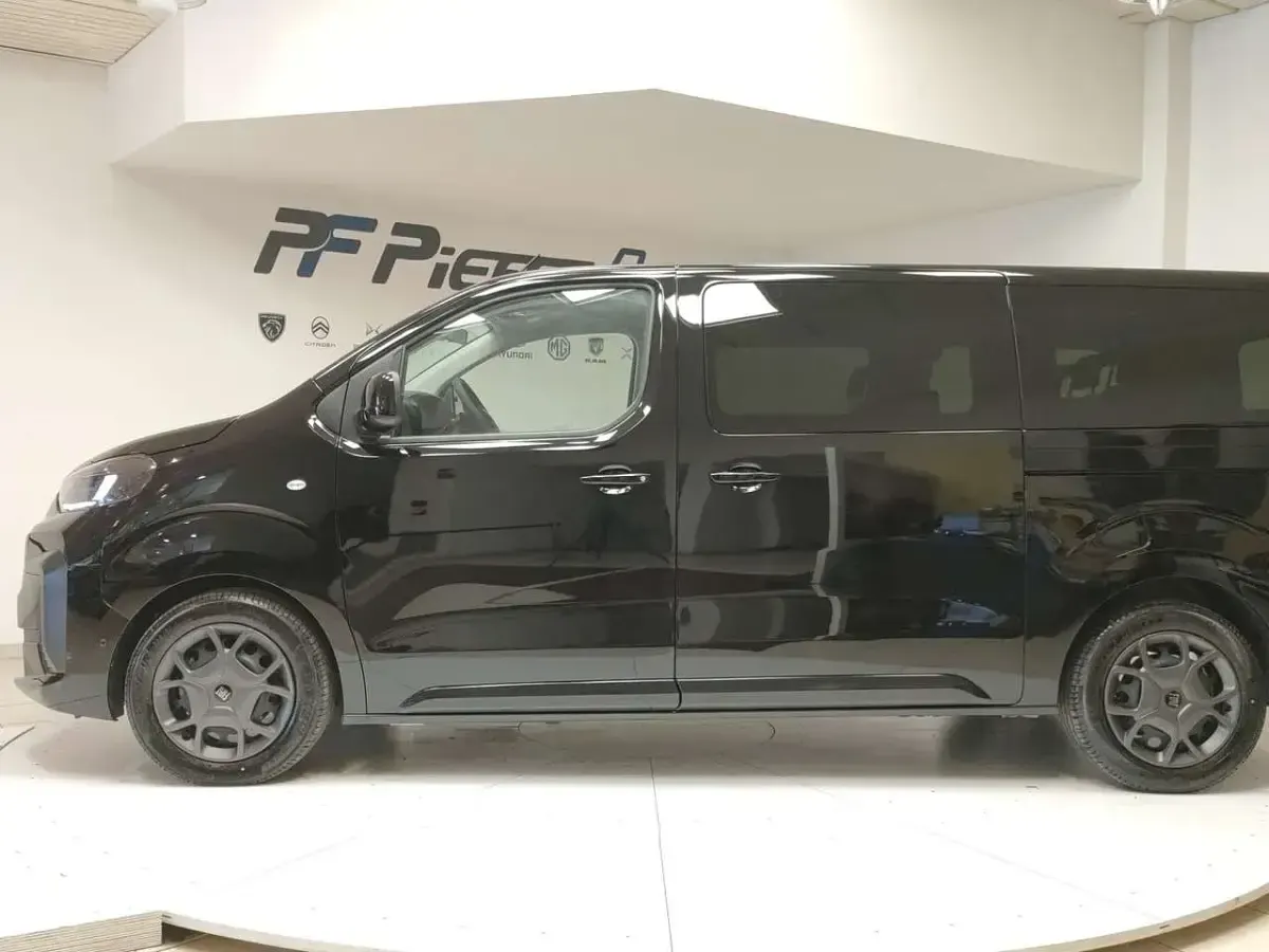 Usata Fiat E-Ulysse 130 kW (177 CV) 2025 Nero cinema Monovolume