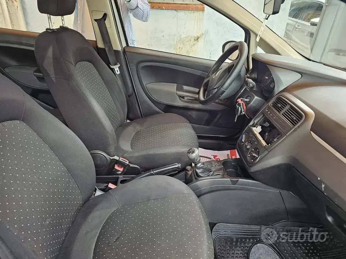 Usata Fiat Grande Punto 65 CV (47 kW) 2007 Bianco Utilitaria