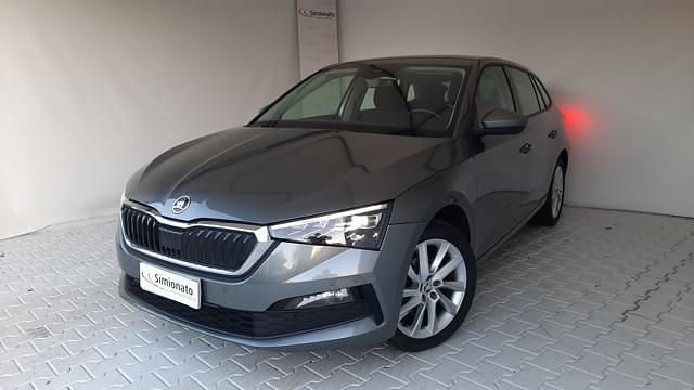 Usata Skoda Scala Style 110 CV (80 kW) 2022 Grigio scuro Utilitaria