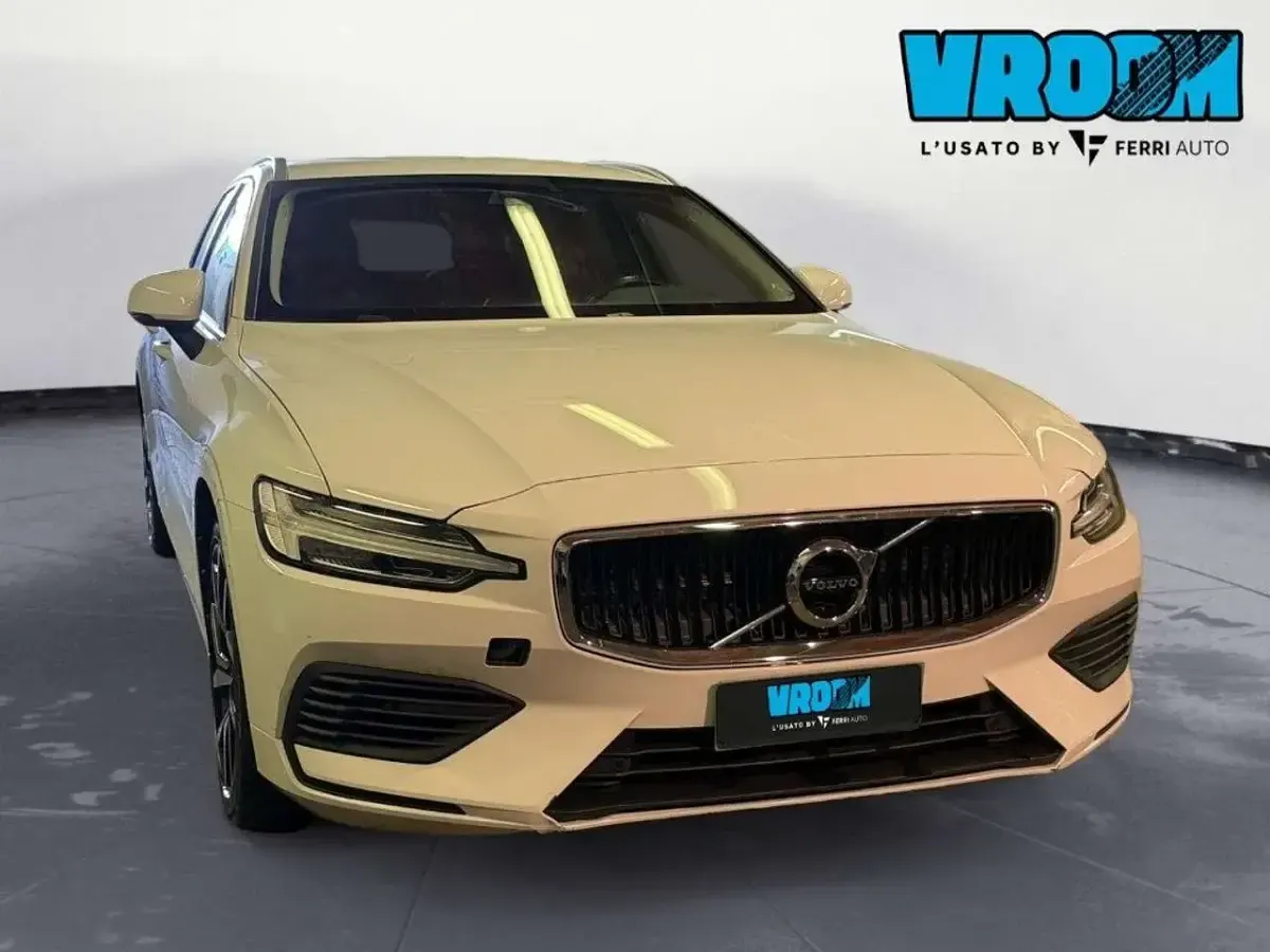 Usata Volvo V60 Business Edition 253 CV (186 kW) 2020 Bianco Station wagon