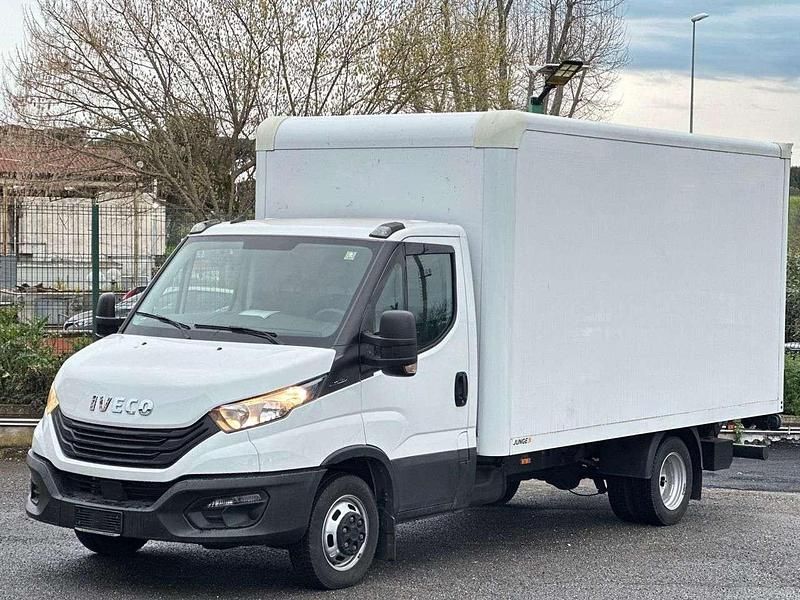 Usata Iveco Daily 155 CV (114 kW) 2023 Bianco Furgone