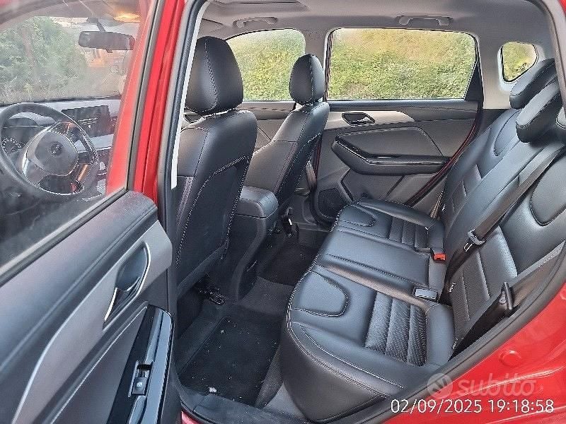 Usata EVO Evo 5 127 CV (93 kW) 2023 Rosso SUV